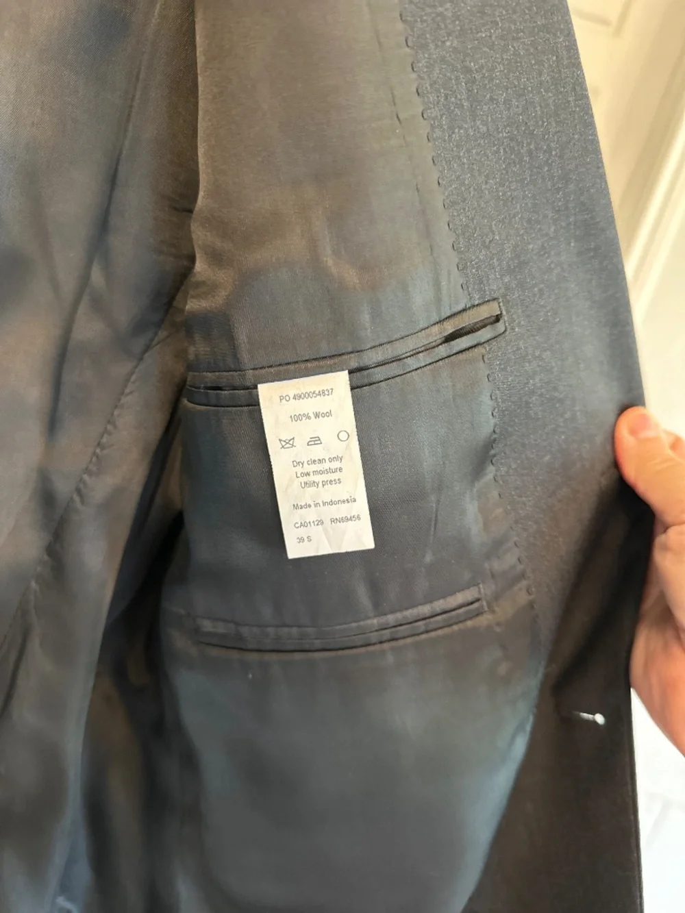 Calvin Klein 100% Wool Stretch Slim Suit – Black